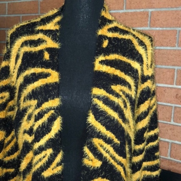 💛SUSINA💛FUZZY OPEN FRONT CARDIGAN ZEBRA STRIPE💛 - Picture 2 of 8